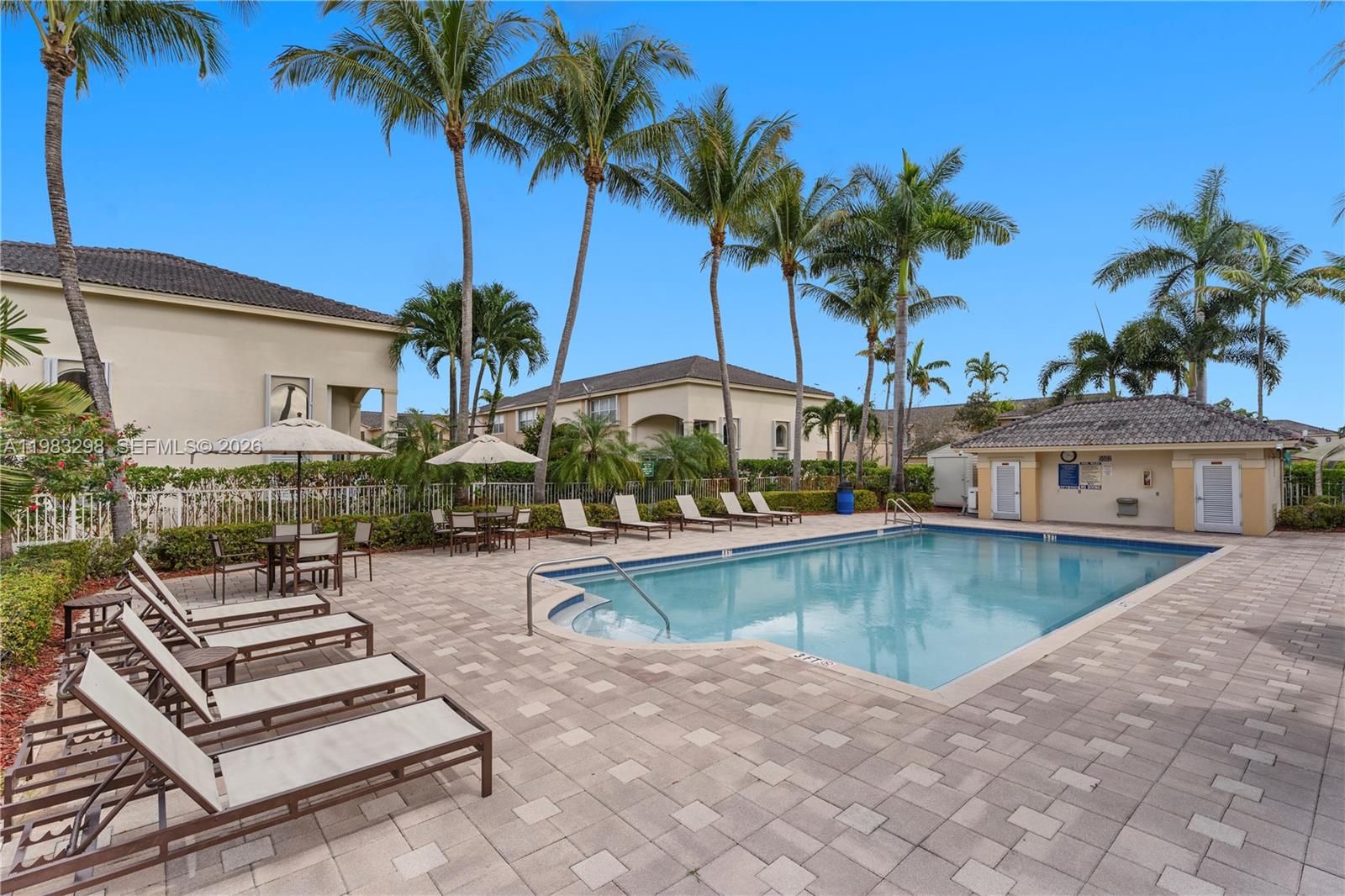 DORAL SOUTHEAST PATIO-HOM - Residential
