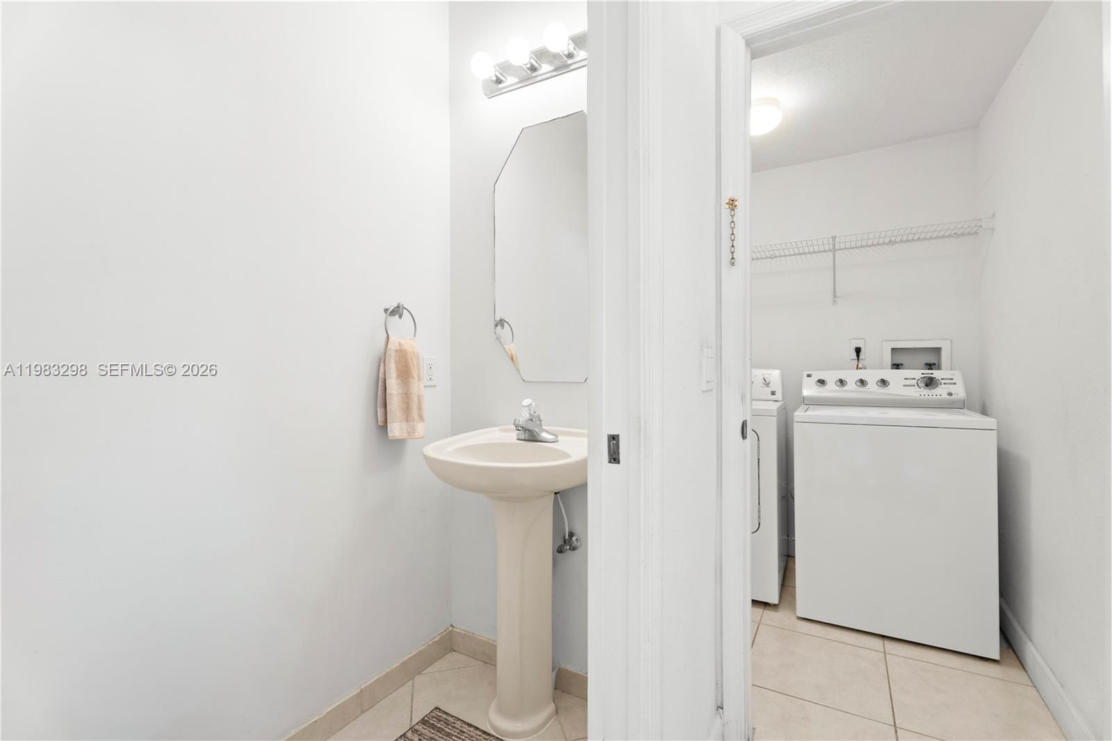 DORAL SOUTHEAST PATIO-HOM - Residential