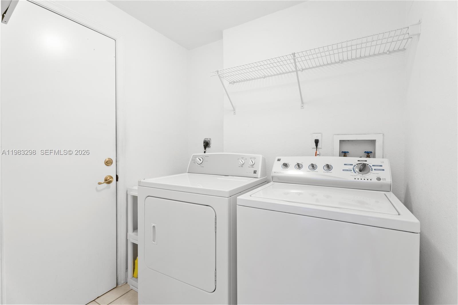 DORAL SOUTHEAST PATIO-HOM - Residential