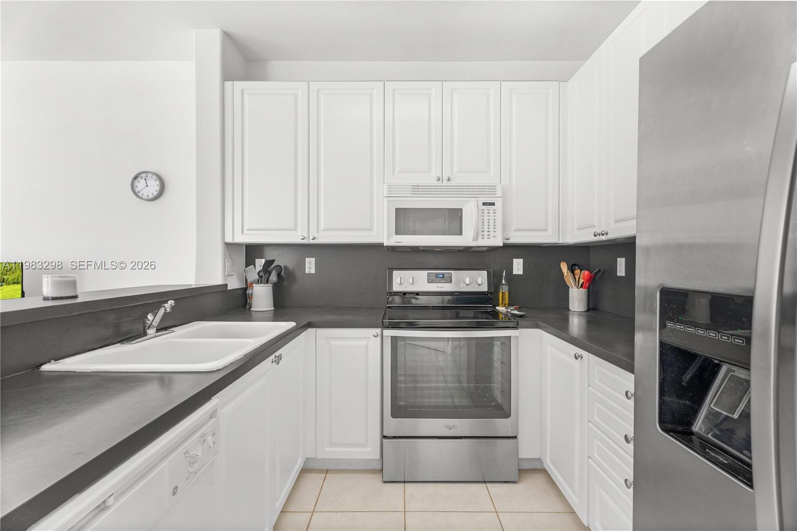 DORAL SOUTHEAST PATIO-HOM - Residential