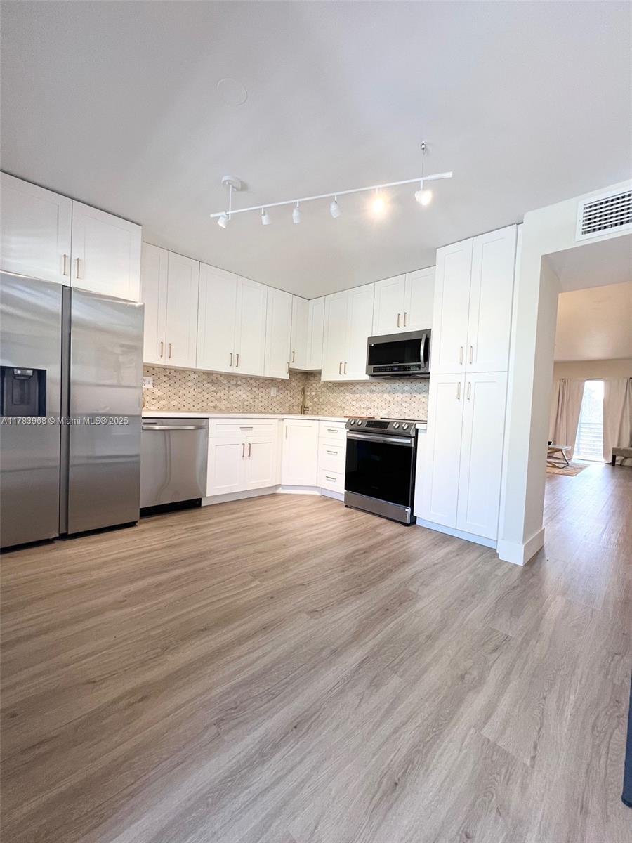 LAKES OF CARRIAGE HILLS - Residential