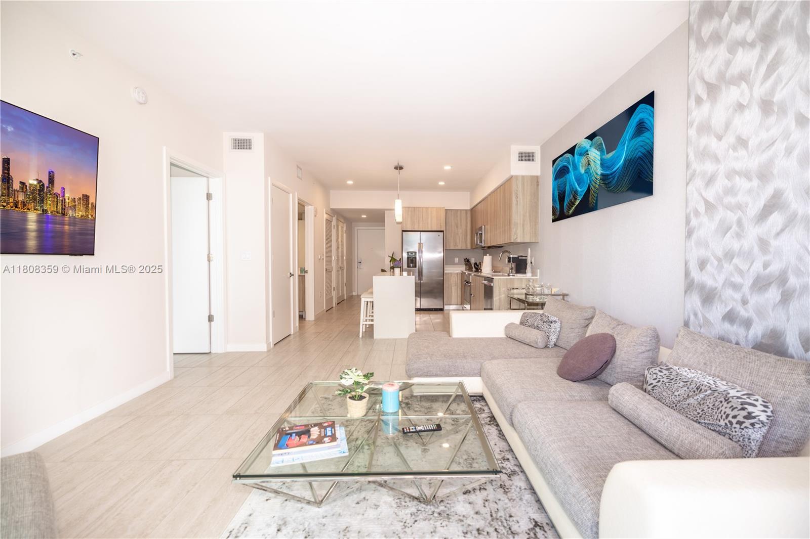 QUADRO CONDO - Residential