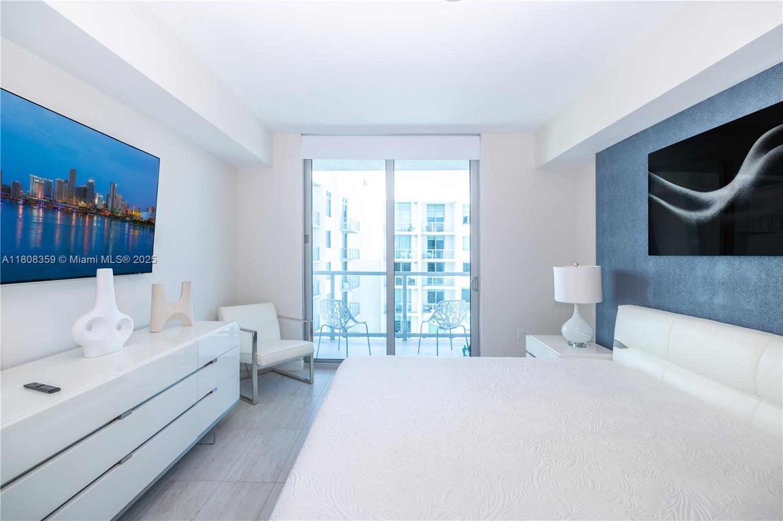 QUADRO CONDO - Residential