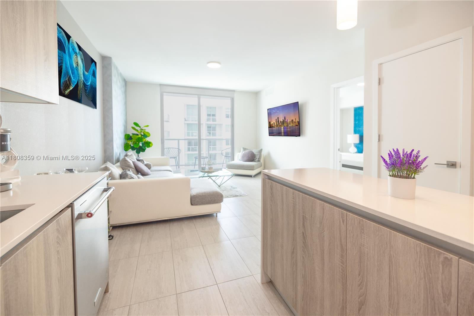 QUADRO CONDO - Residential