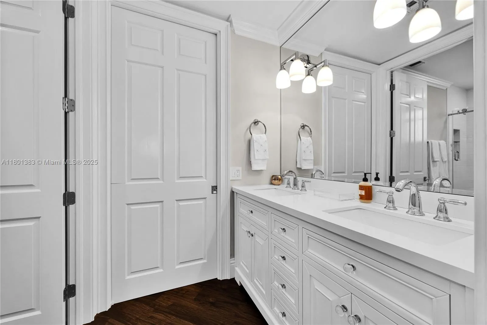 Coral Gables, Florida 33158, United States, 3 Bedrooms Bedrooms, ,4 BathroomsBathrooms,Residential,Active,128034