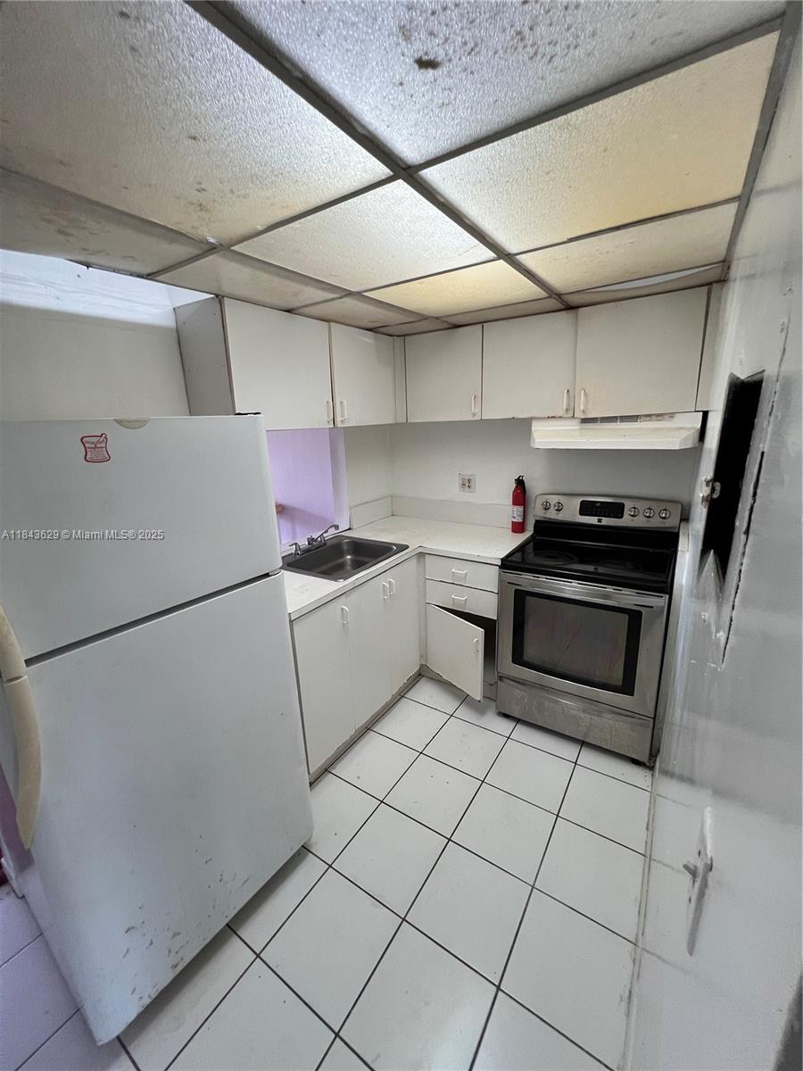 NEW WORLD CONDO APTS III - Residential