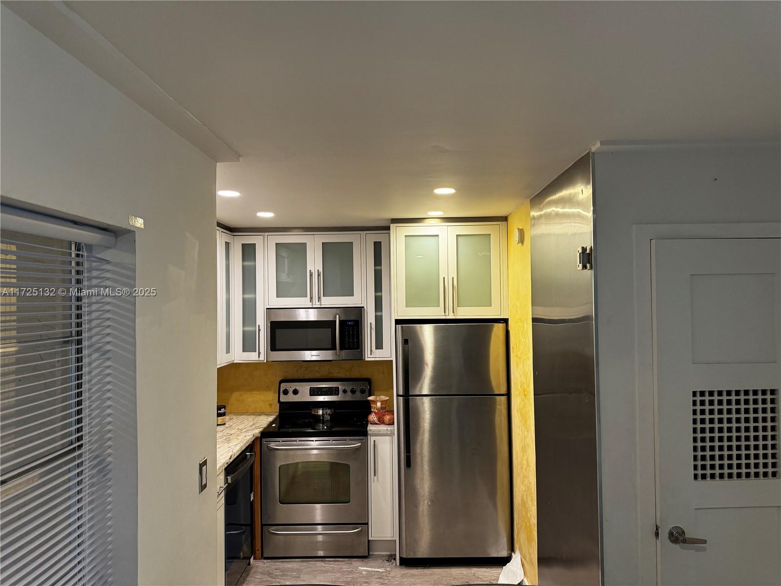 1300 Moffett St 305