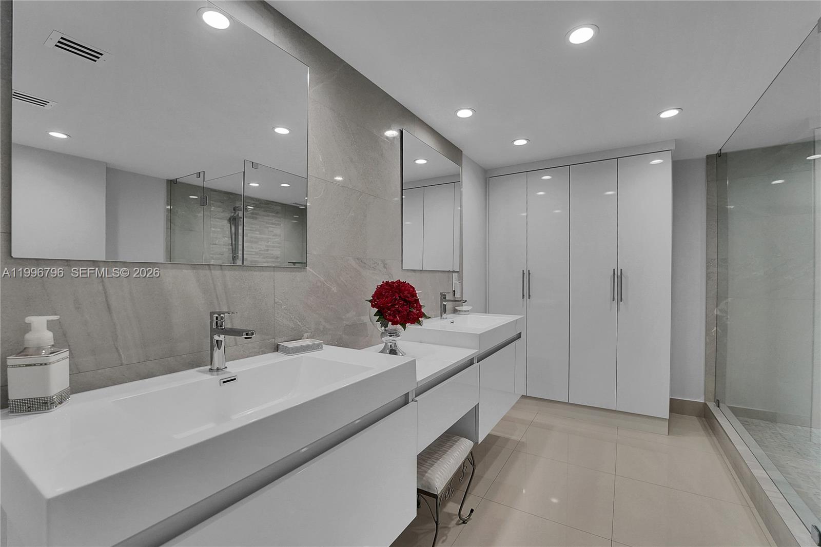 MALAGA TOWERS CONDO - Residential