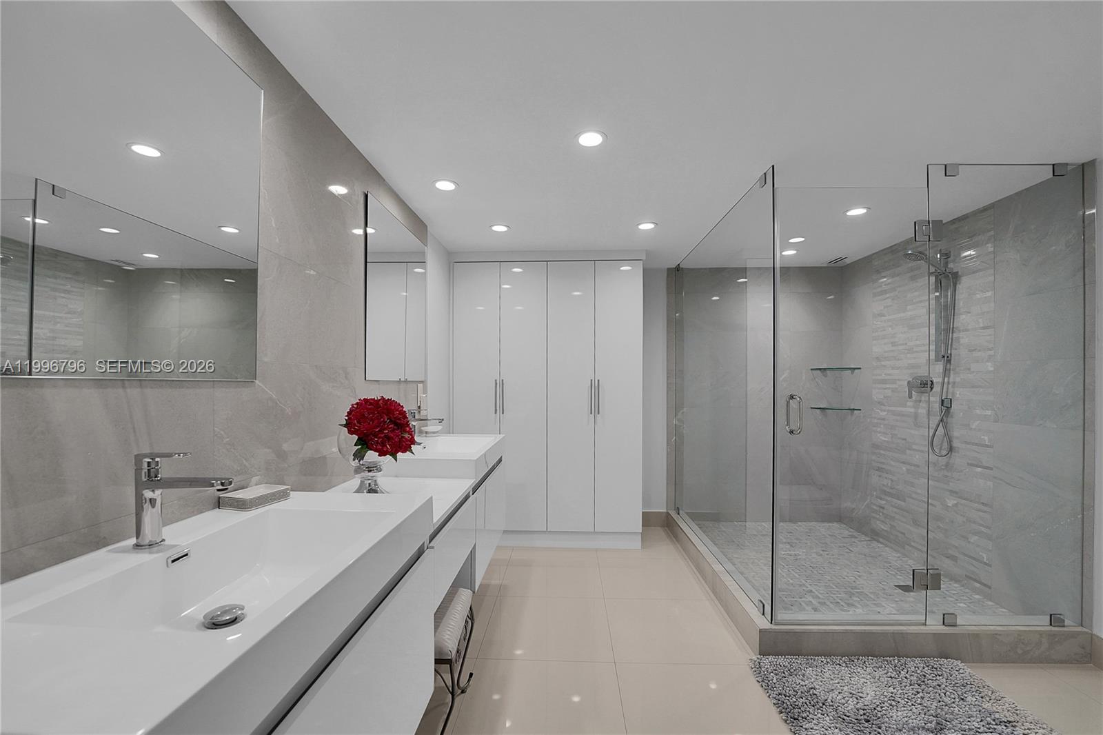 MALAGA TOWERS CONDO - Residential