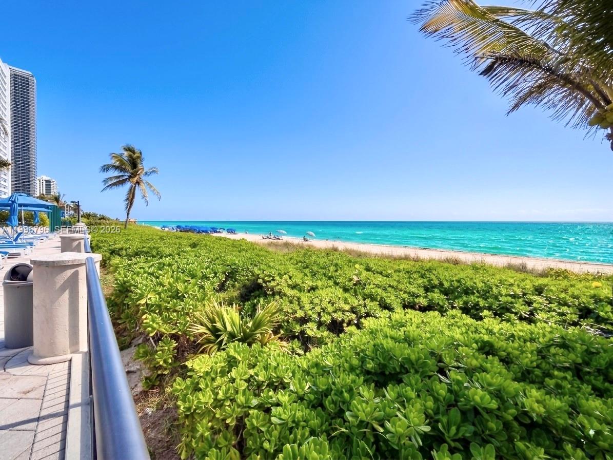 MALAGA TOWERS CONDO - Residential