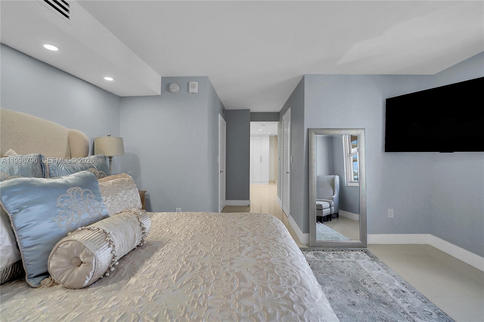 MALAGA TOWERS CONDO - Residential