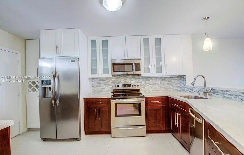 JADE WINDS GROUP - - Residential