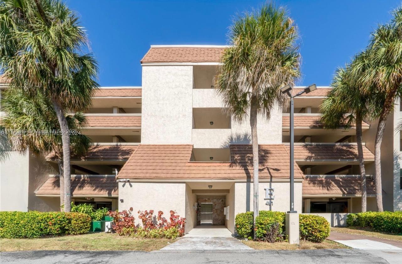 Property for Sale at 461 Ives Dairy Rd 402-2, Miami, Broward County, Florida - Bedrooms: 2 
Bathrooms: 2  - $289,000