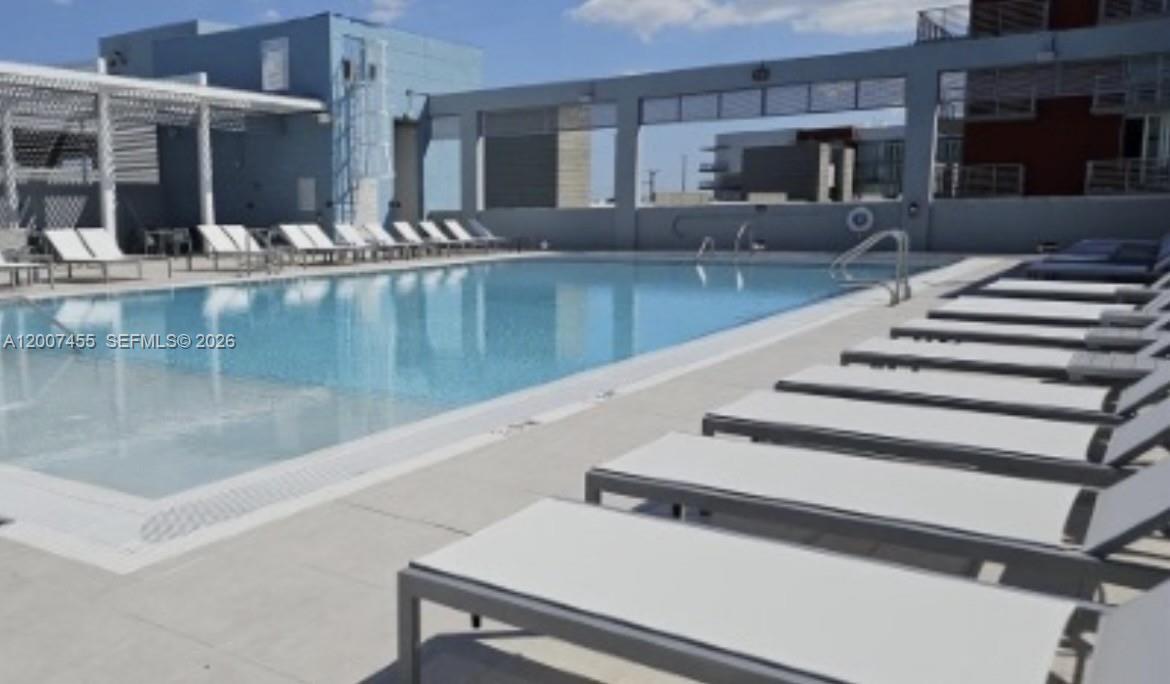 MIDTOWN AT DORAL - Residential