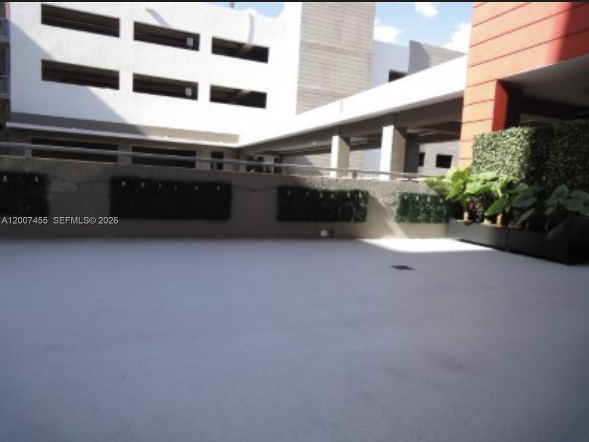 MIDTOWN AT DORAL - Residential