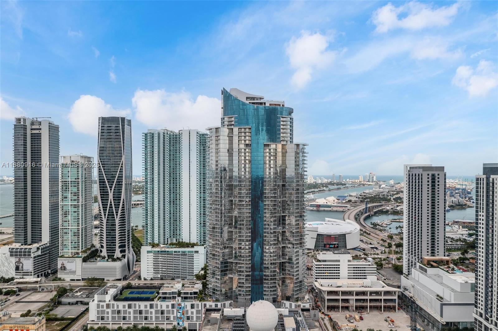 PARAMOUNT MIAMI WORLDCENT - Residential
