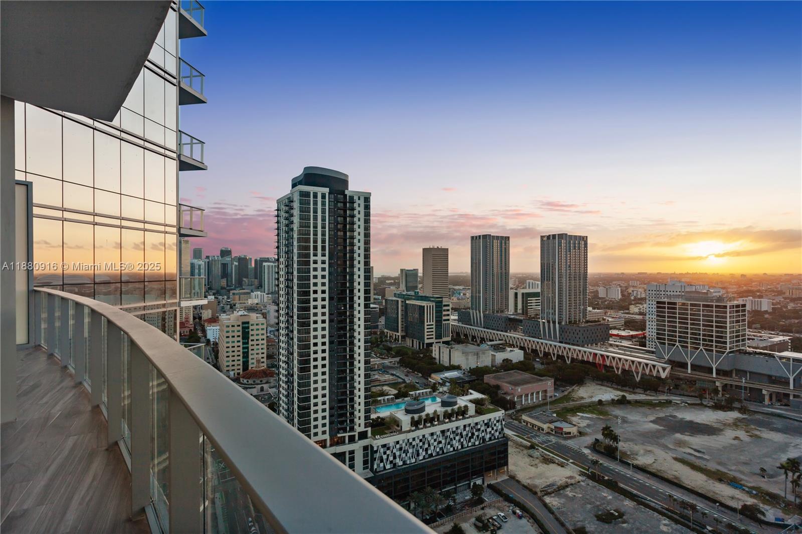 PARAMOUNT MIAMI WORLDCENT - Residential