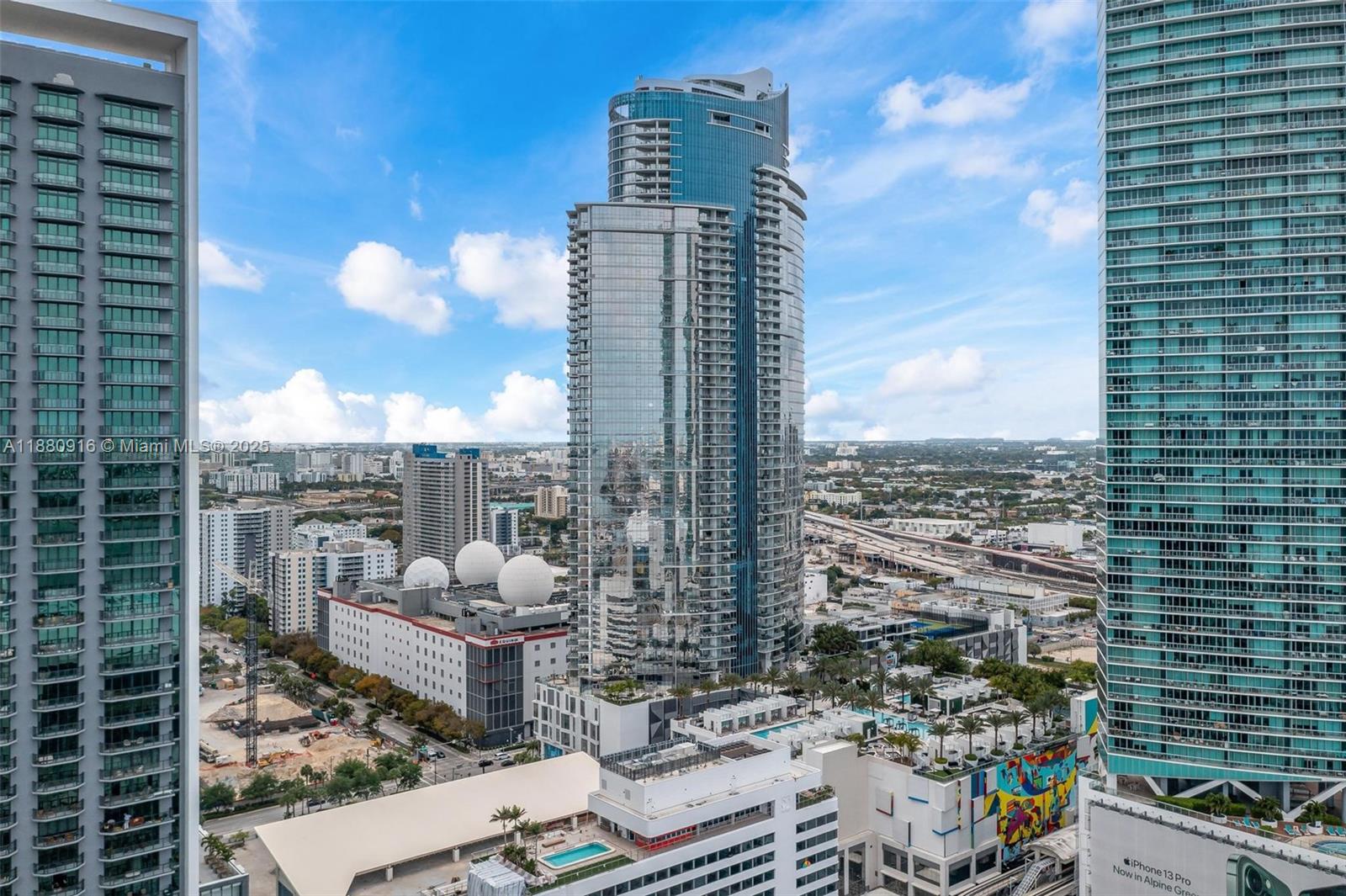 PARAMOUNT MIAMI WORLDCENT - Residential