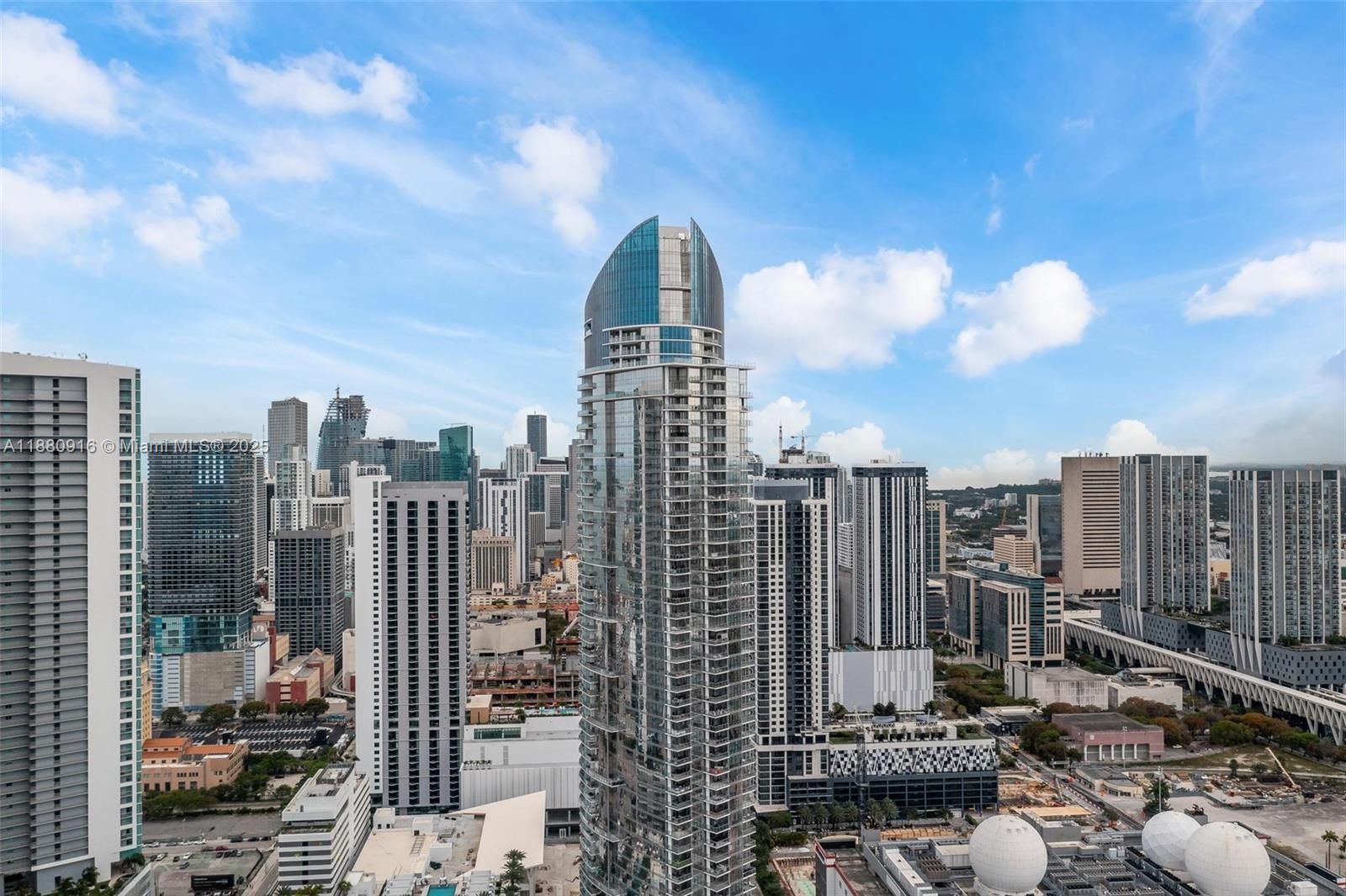 PARAMOUNT MIAMI WORLDCENT - Residential