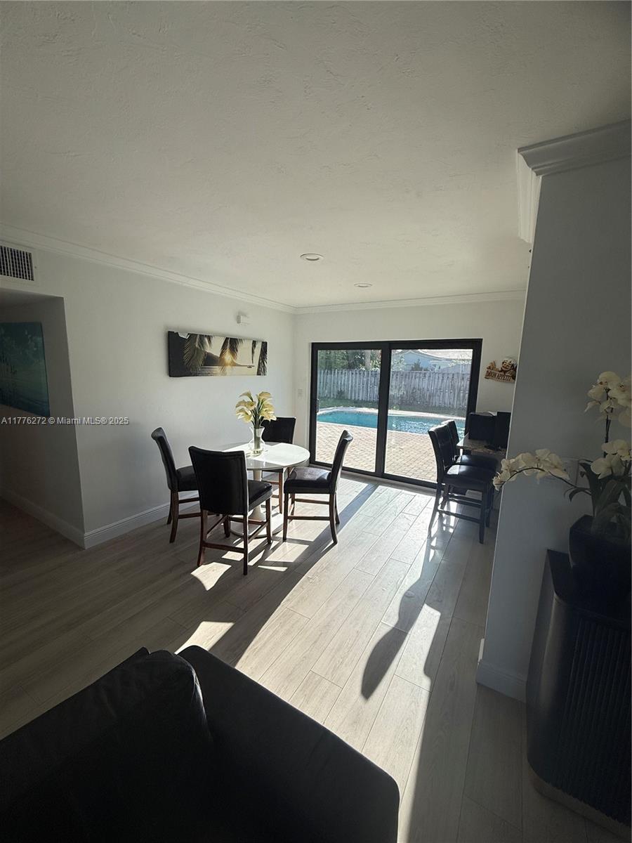 DEER-POMP ESTATES - Residential