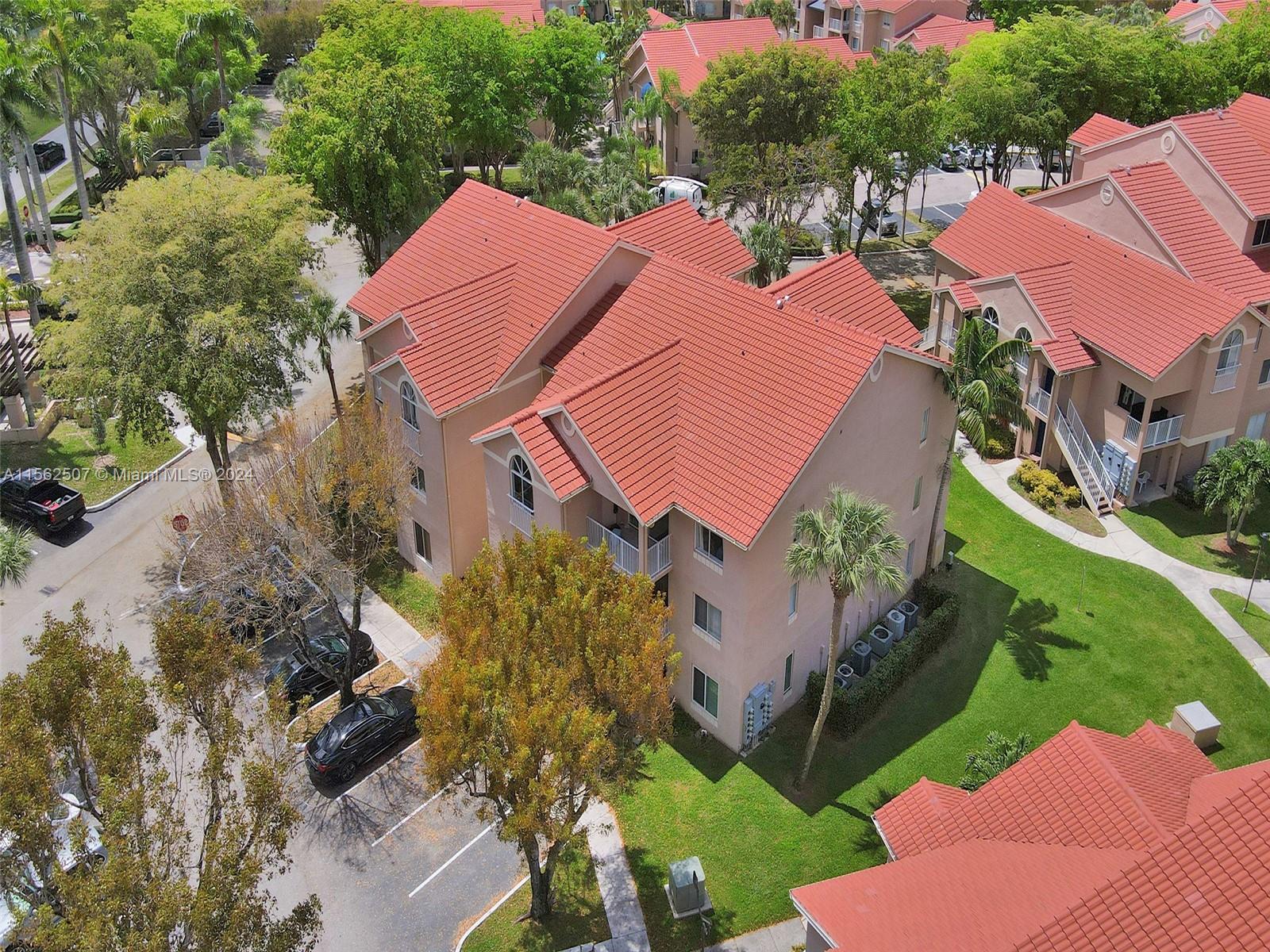 ROYAL PALM PLACE - Residential