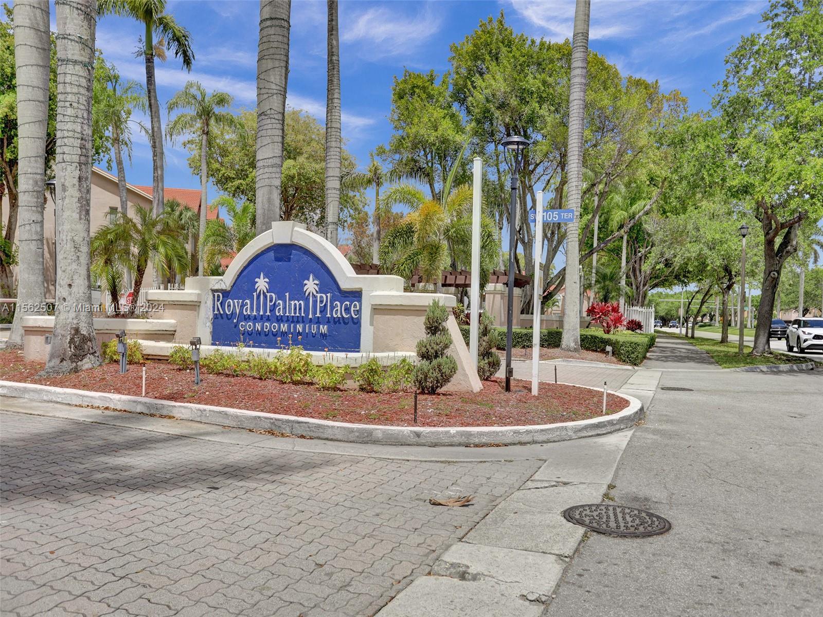 ROYAL PALM PLACE - Residential