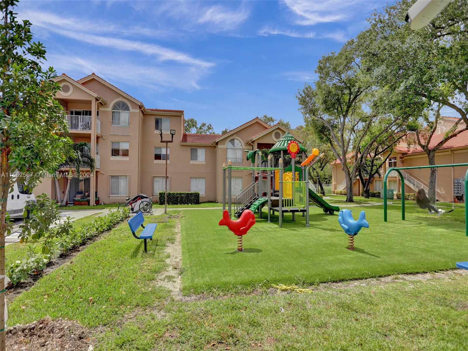 ROYAL PALM PLACE - Residential