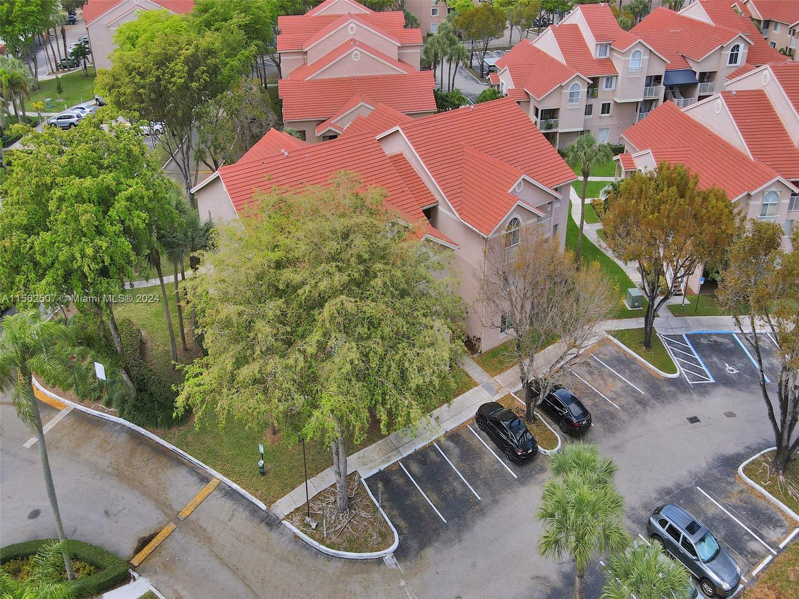 ROYAL PALM PLACE - Residential