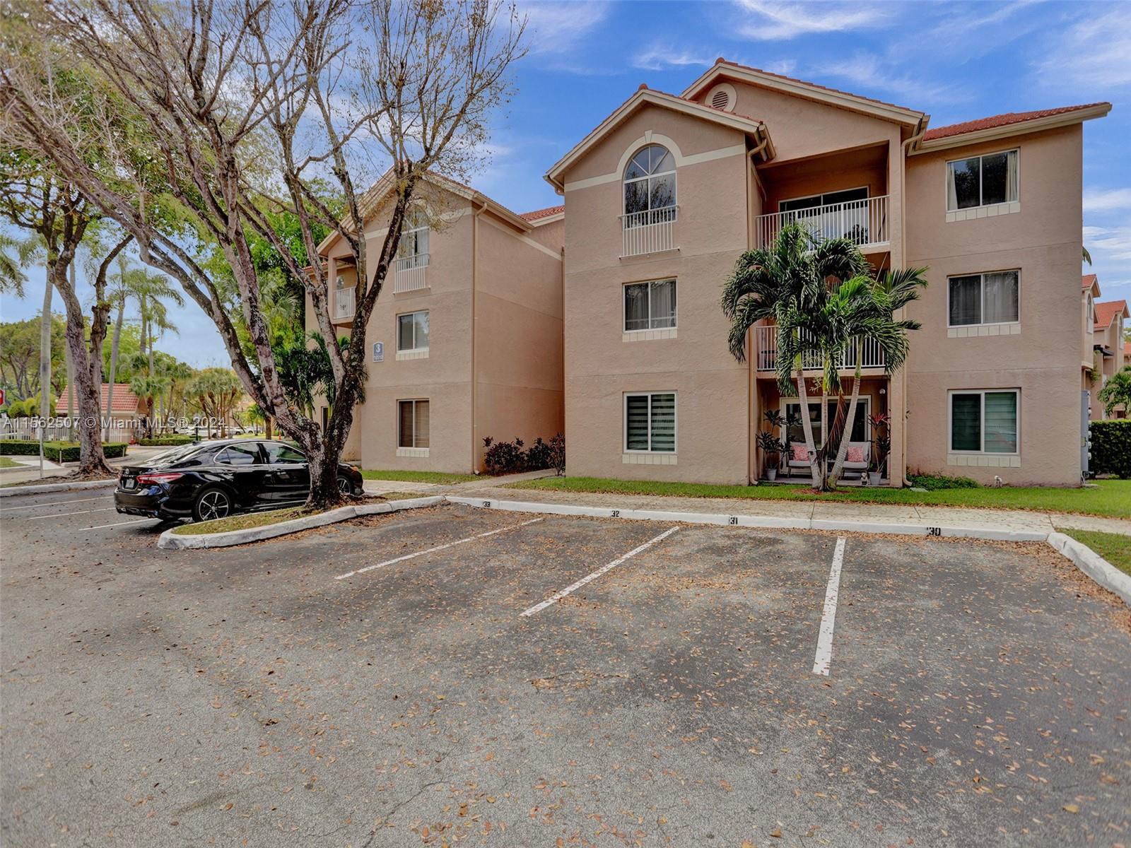 ROYAL PALM PLACE - Residential