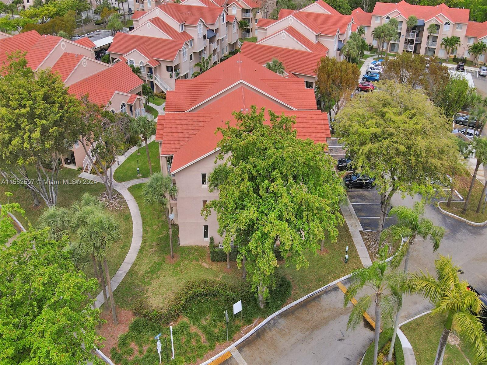 ROYAL PALM PLACE - Residential