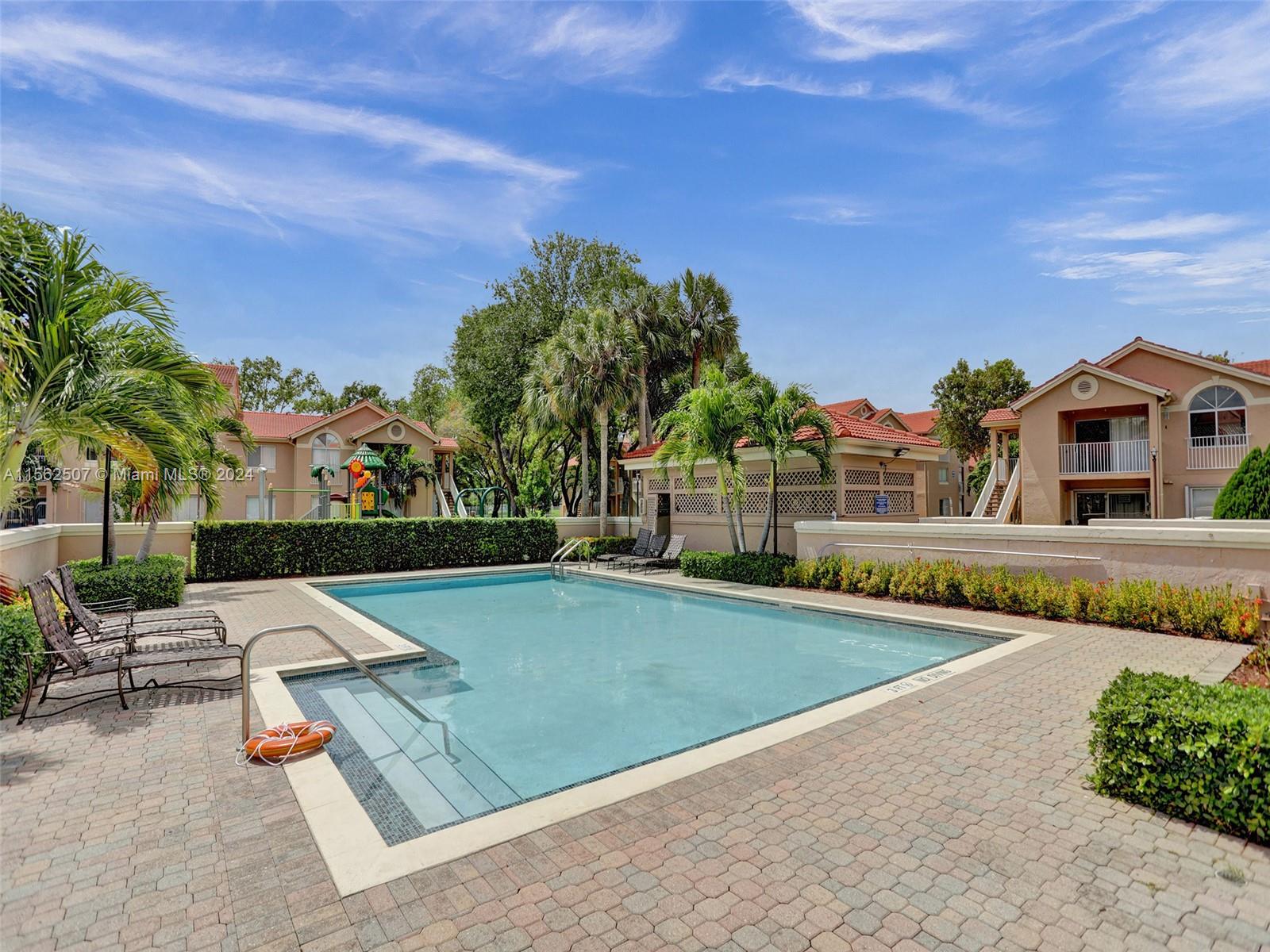 ROYAL PALM PLACE - Residential