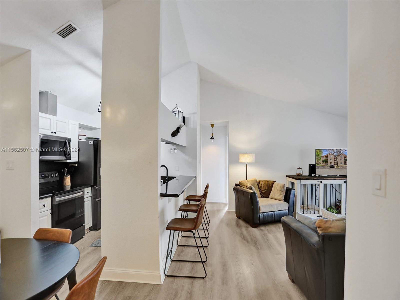 ROYAL PALM PLACE - Residential