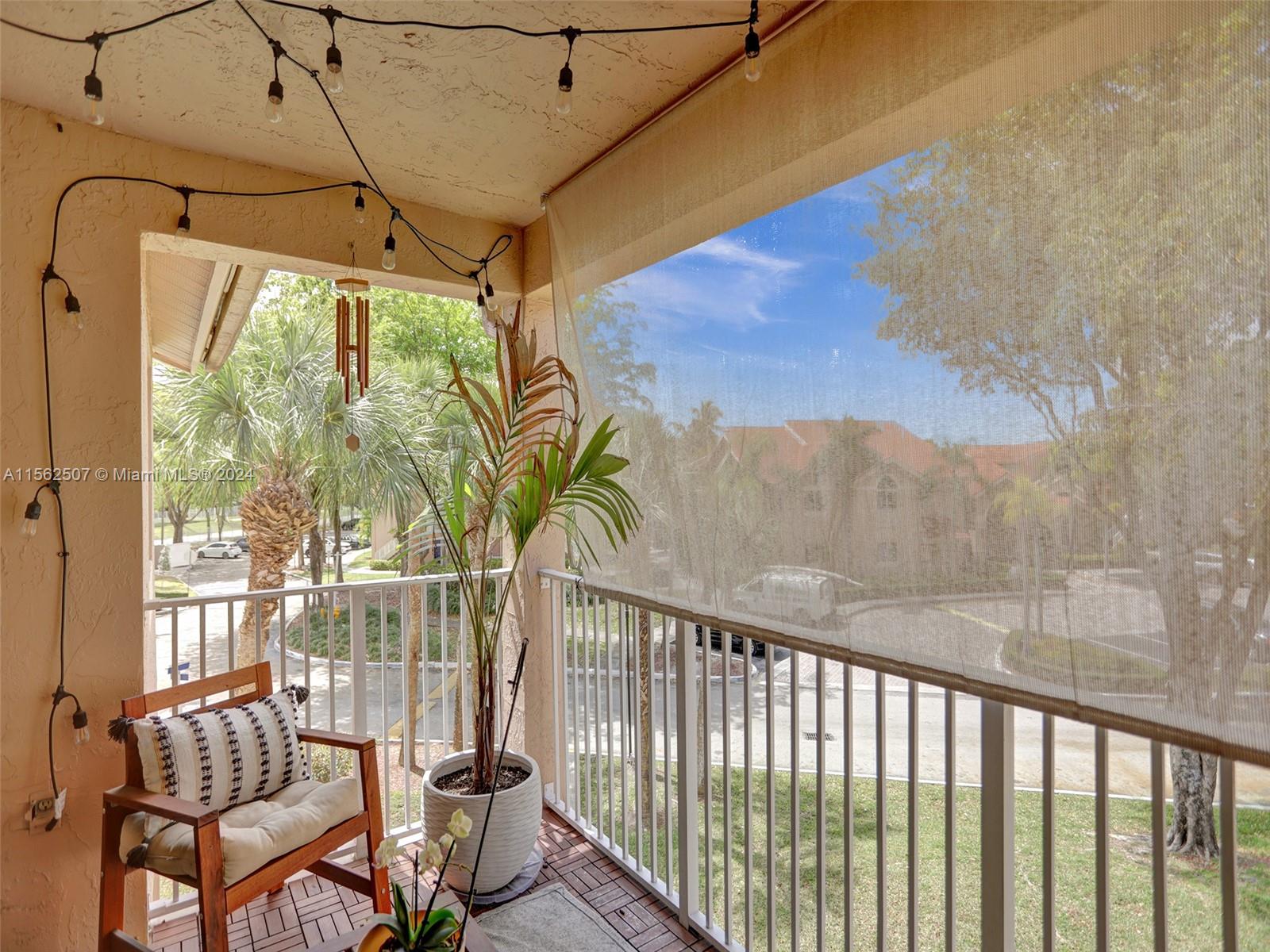 ROYAL PALM PLACE - Residential