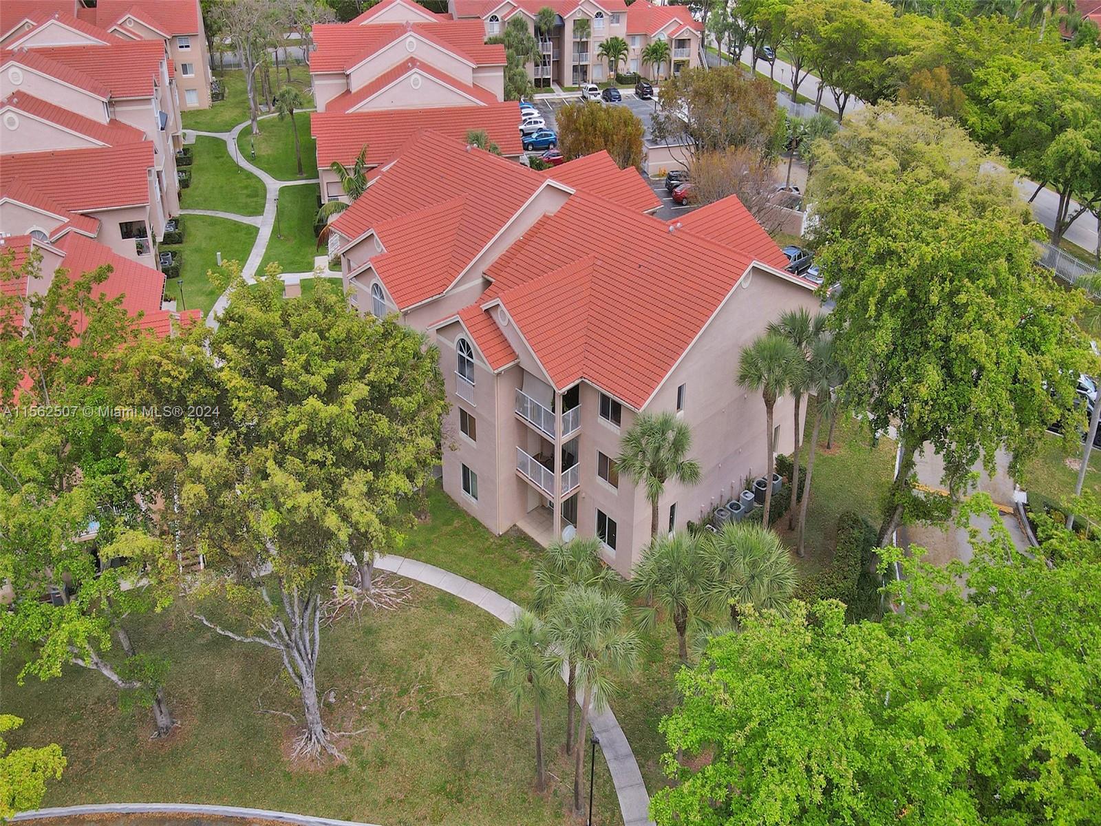 ROYAL PALM PLACE - Residential