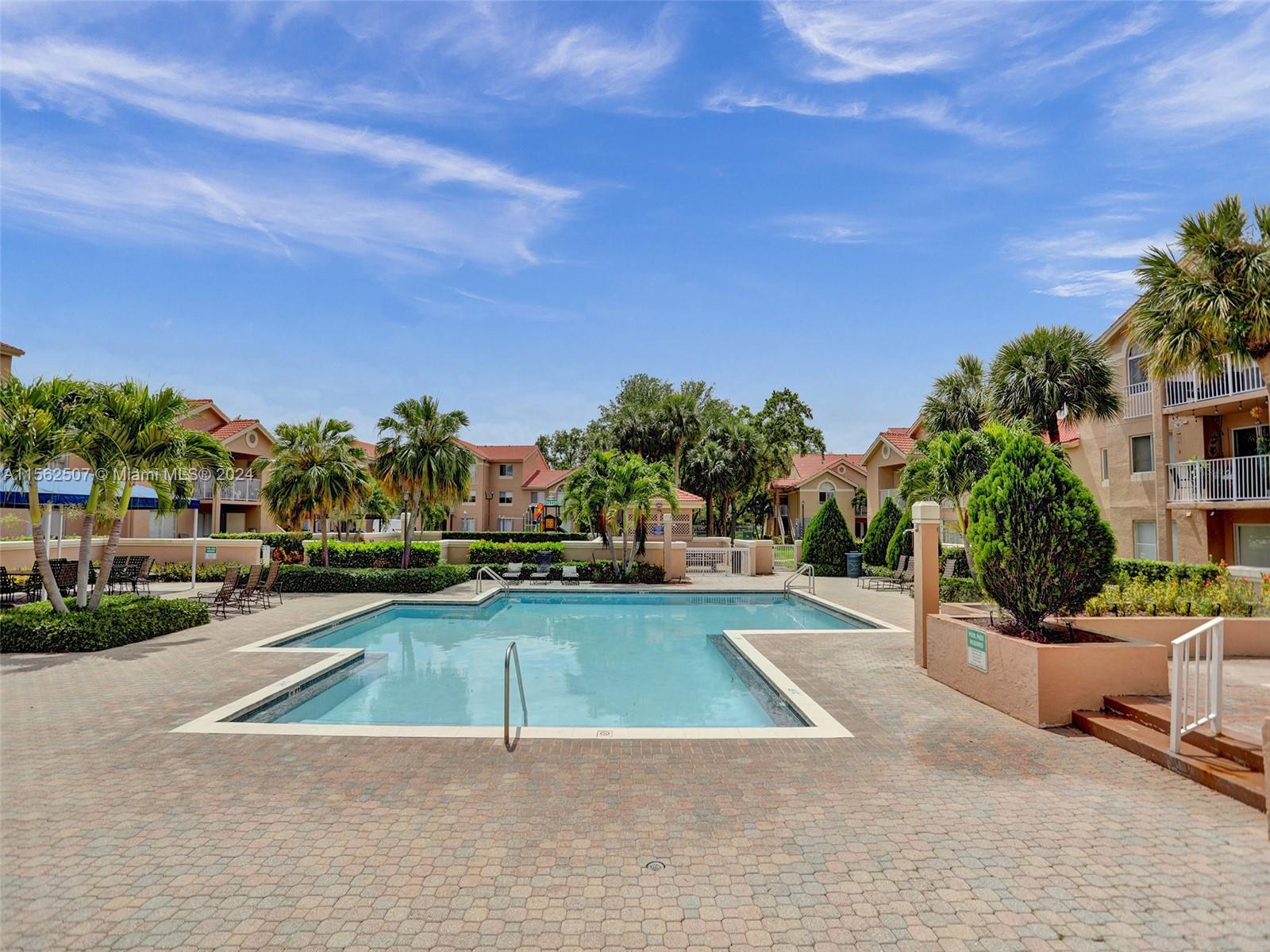 ROYAL PALM PLACE - Residential