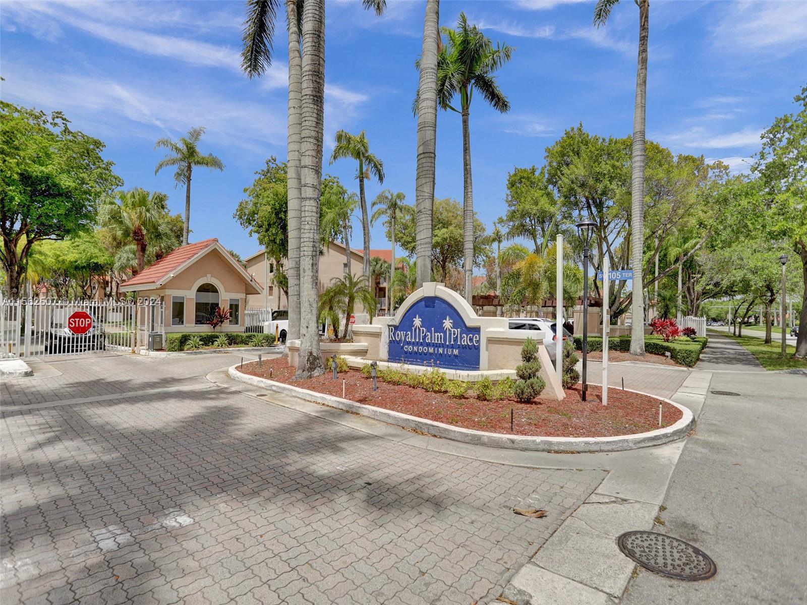 ROYAL PALM PLACE - Residential