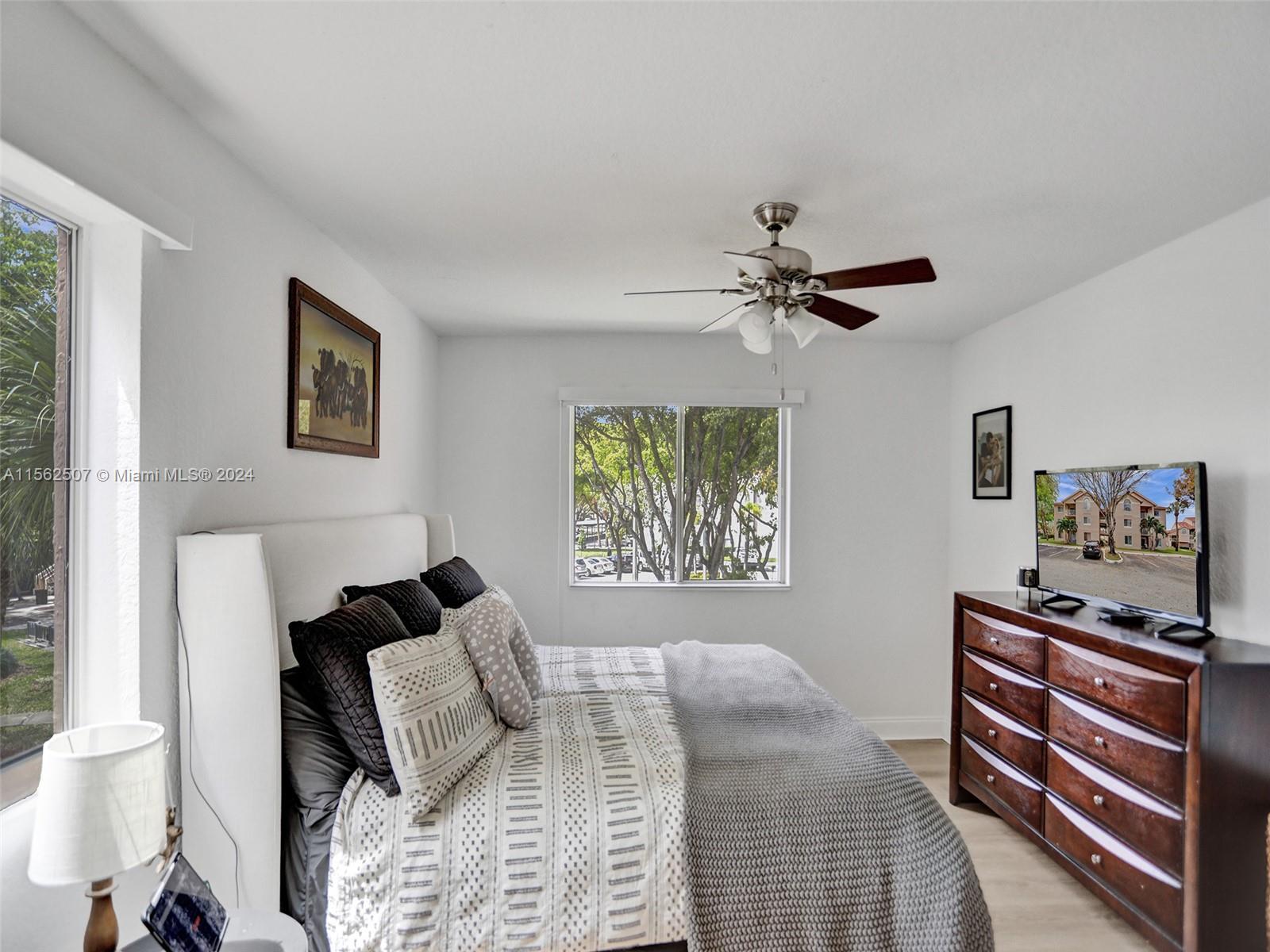 ROYAL PALM PLACE - Residential