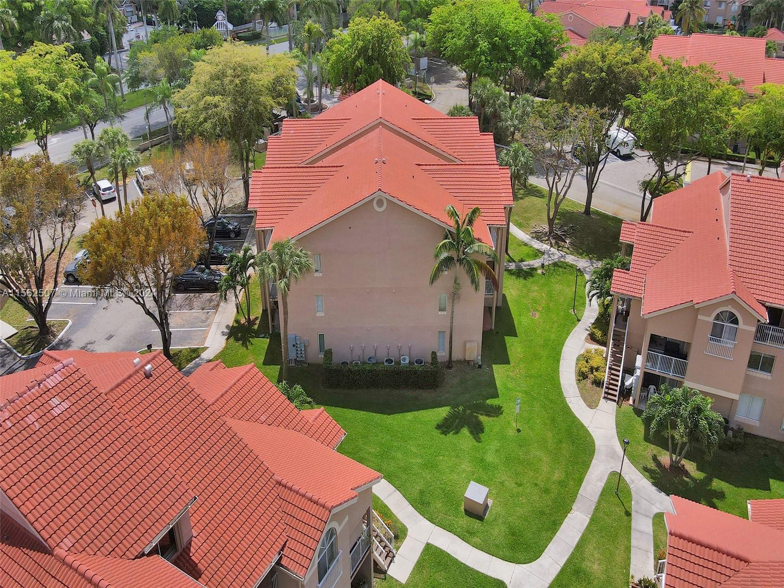 ROYAL PALM PLACE - Residential