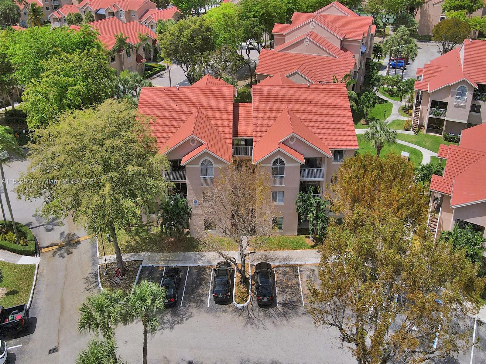 ROYAL PALM PLACE - Residential