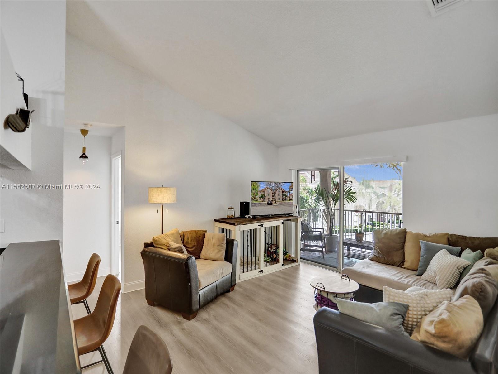 ROYAL PALM PLACE - Residential