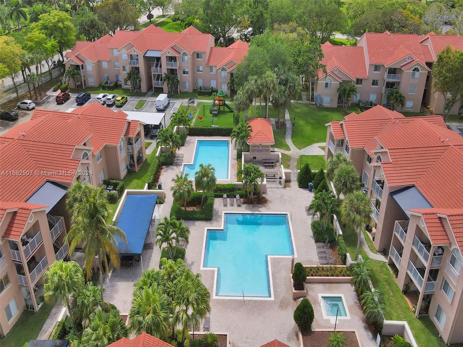 ROYAL PALM PLACE - Residential
