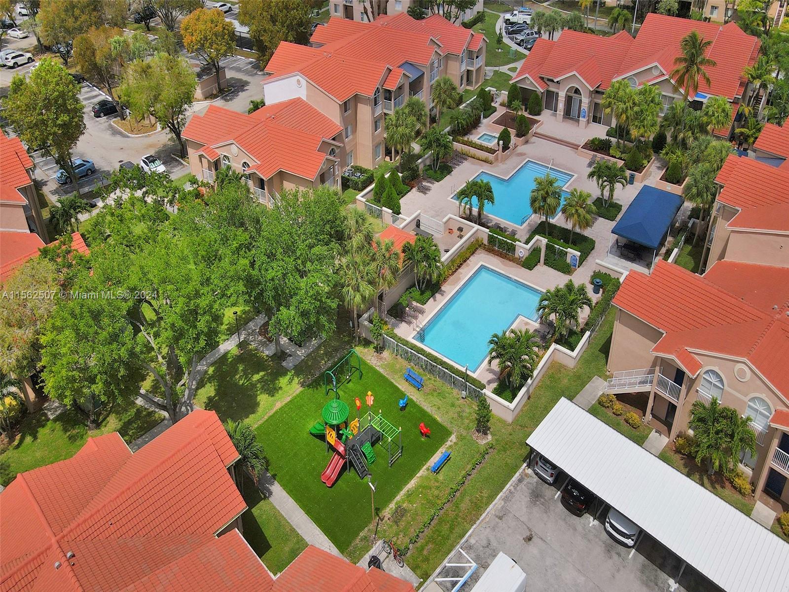 ROYAL PALM PLACE - Residential