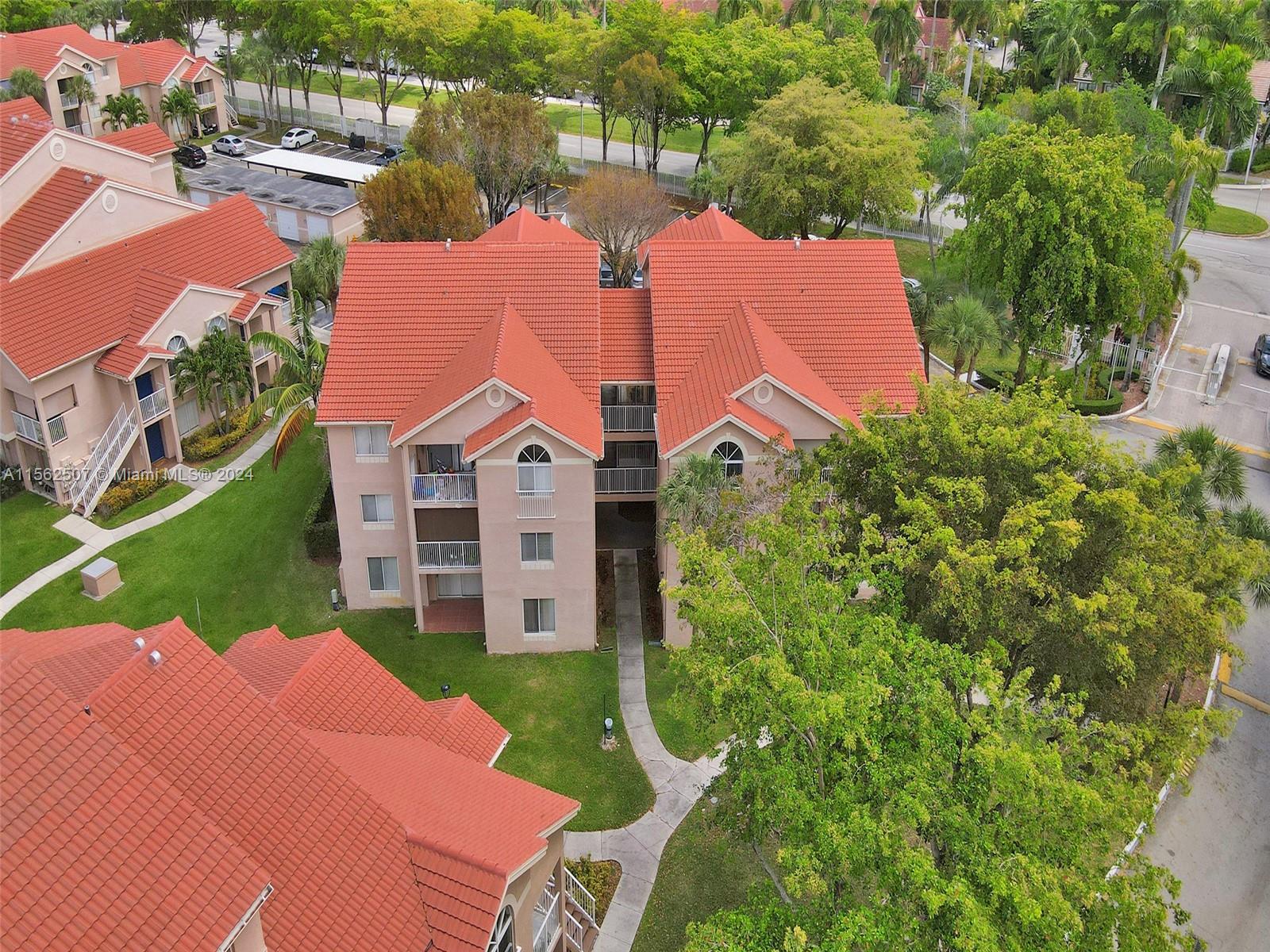ROYAL PALM PLACE - Residential