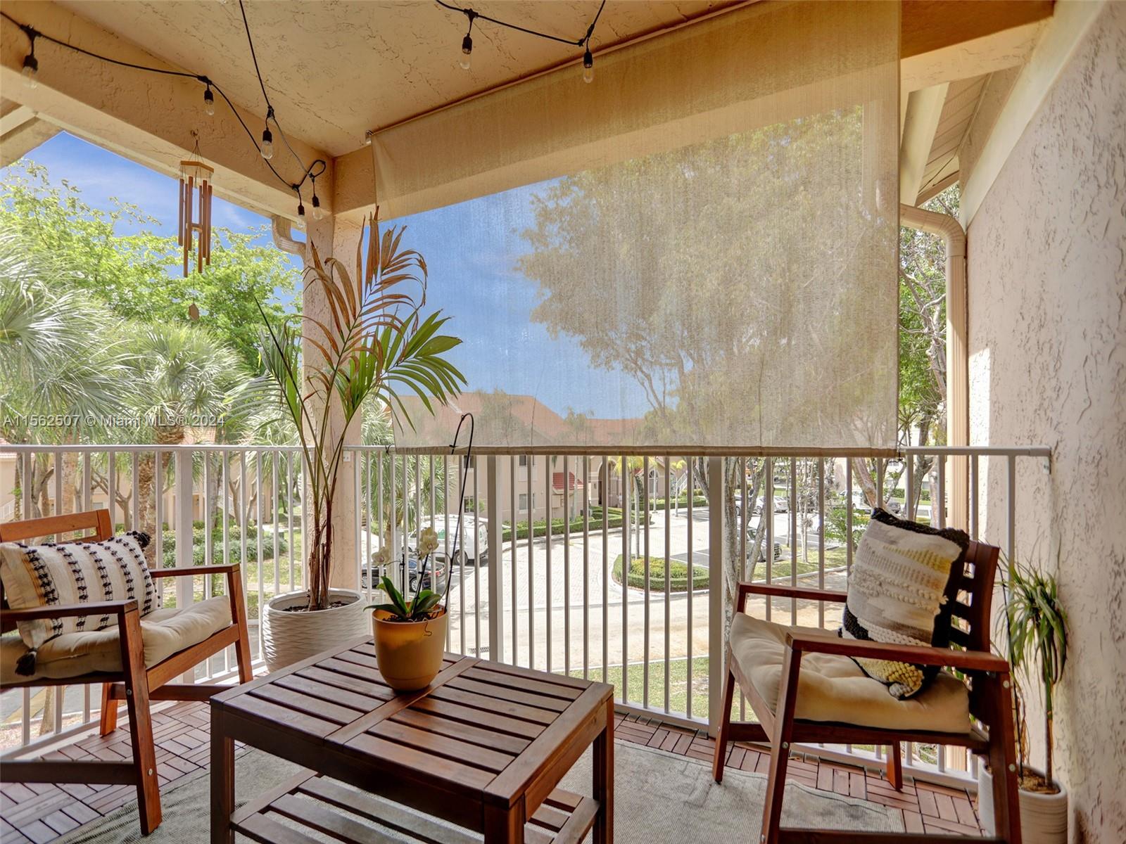 ROYAL PALM PLACE - Residential