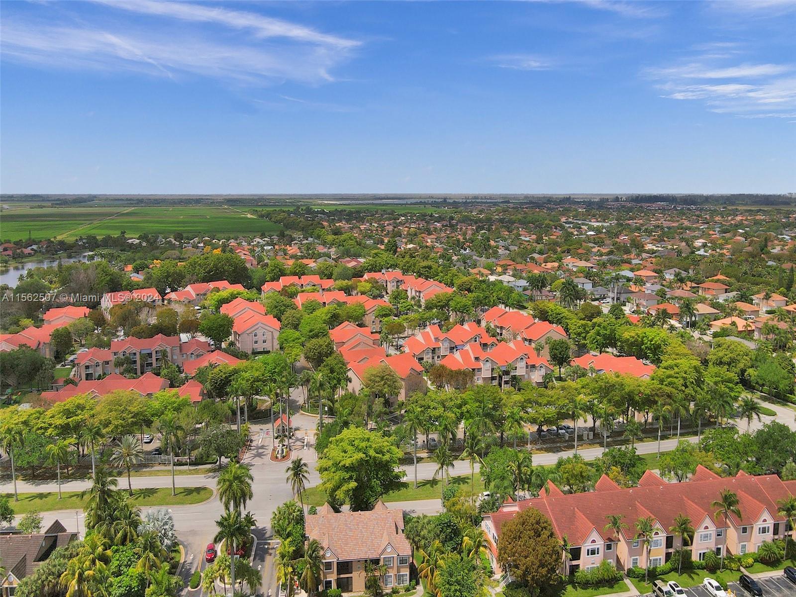 ROYAL PALM PLACE - Residential