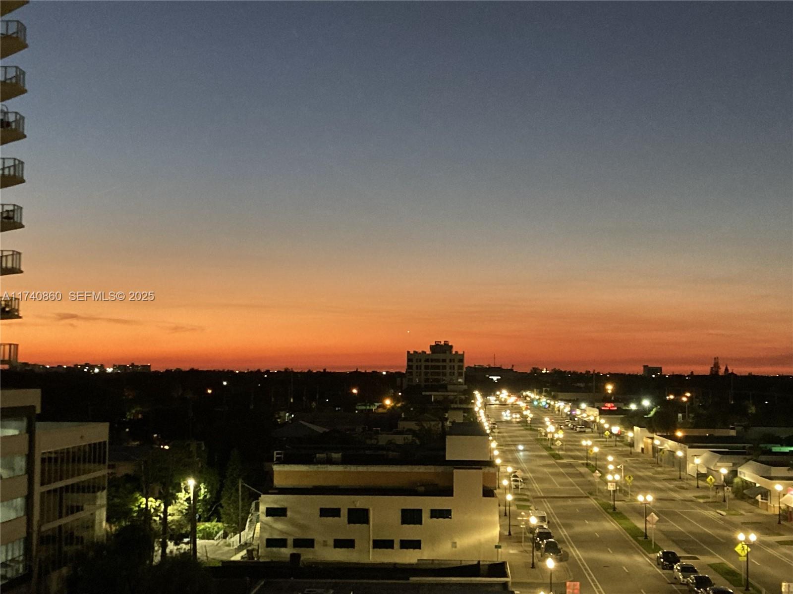 HOLLYWOOD STATION RES CON - Residential