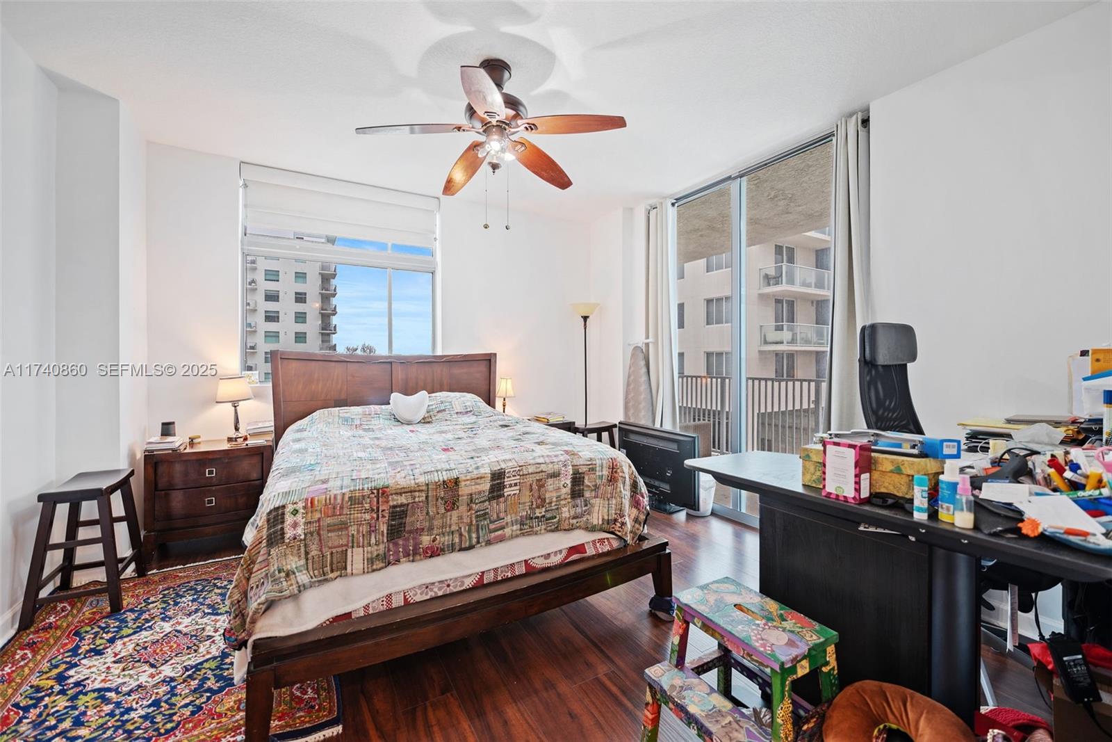 HOLLYWOOD STATION RES CON - Residential