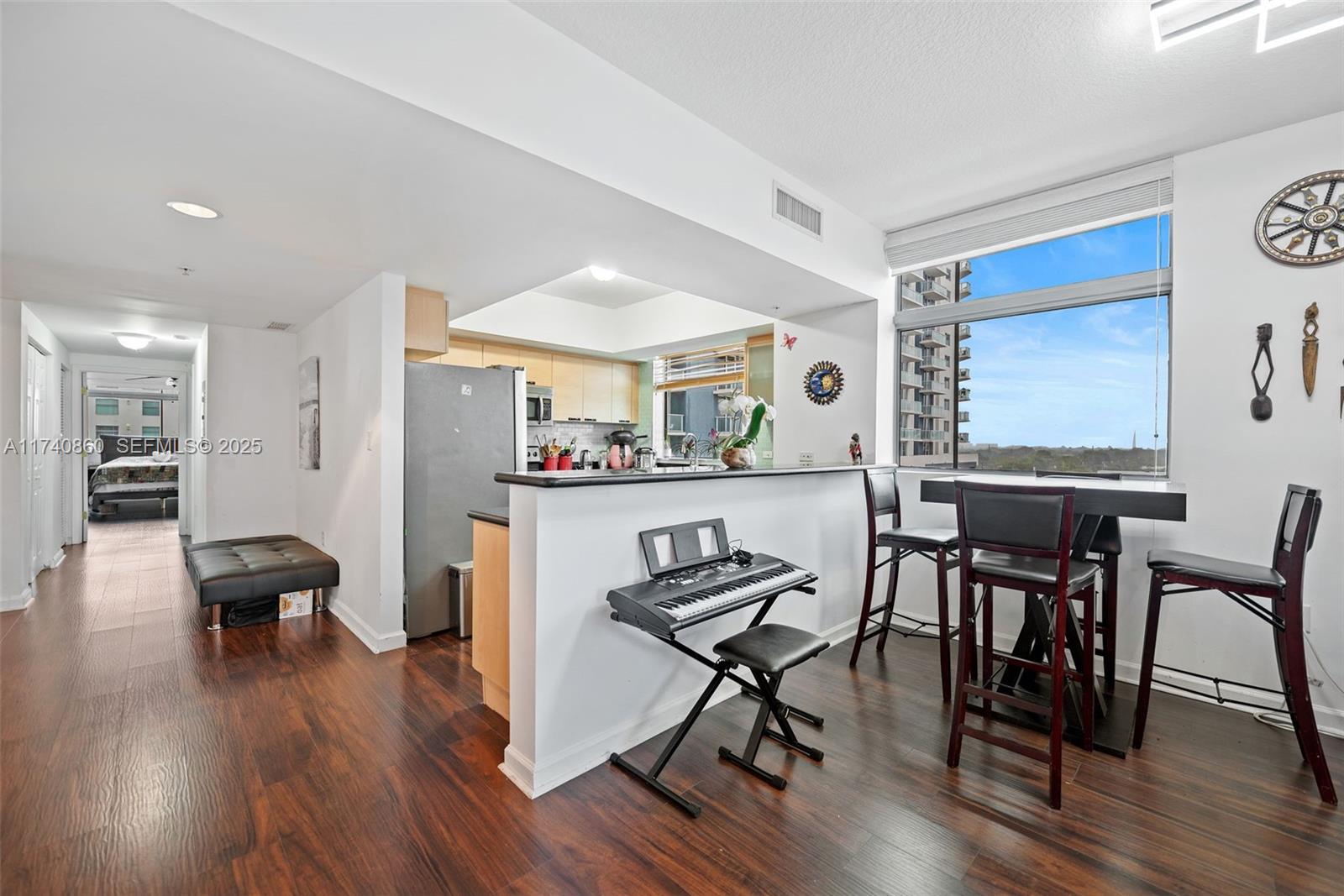 HOLLYWOOD STATION RES CON - Residential