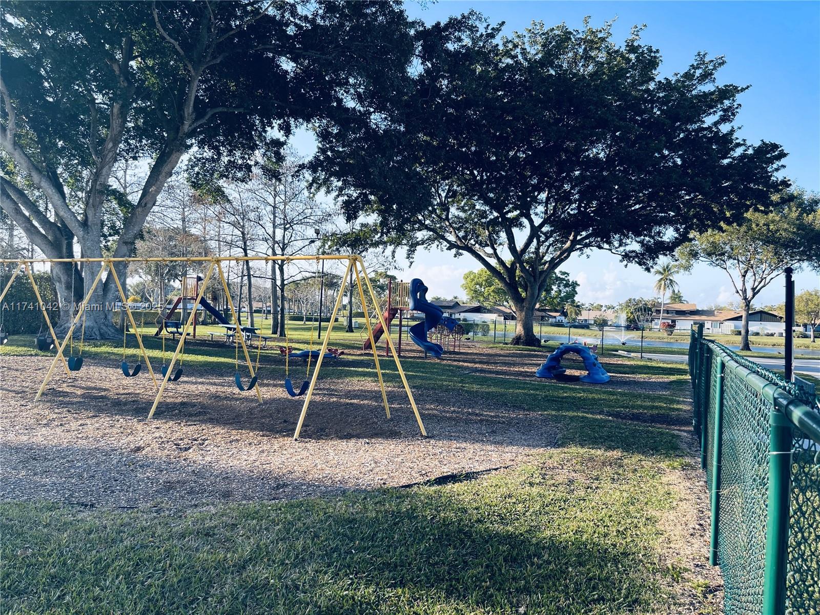 BOCA GARDENS 3 - Residential