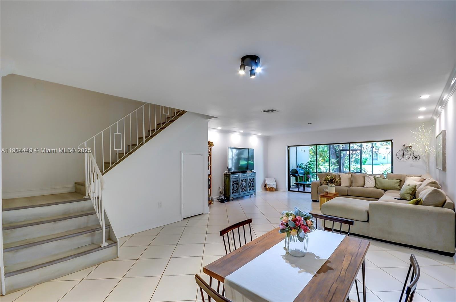 COSTA DEL SOL CONDO NO 2 - Residential